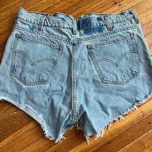 Vintage urban renewal levi short never worn!
